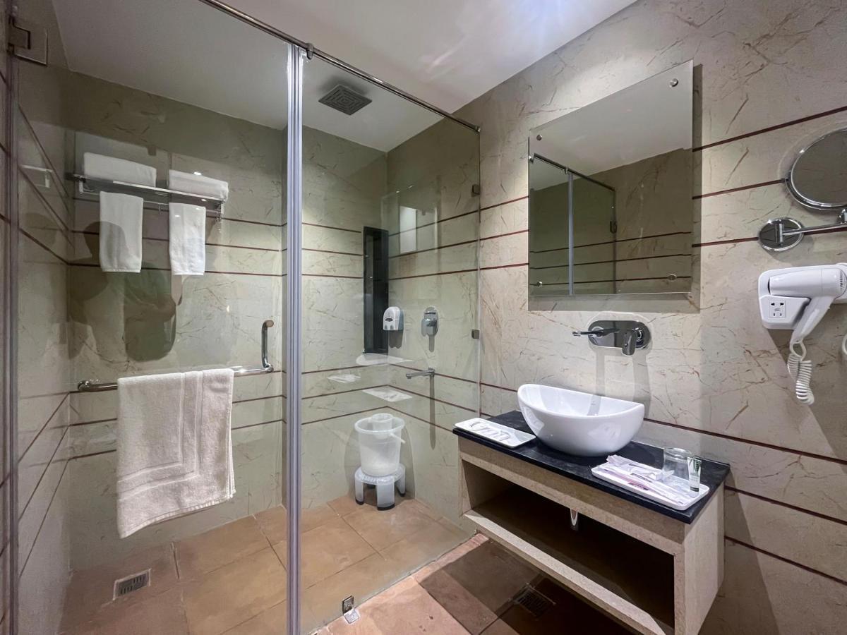 Hotel Classio Royale Amritszár Kültér fotó
